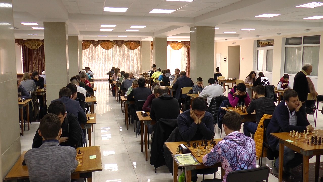 Сімдесят шахістів з усієї країни приїхали на турнір до Миколаєва