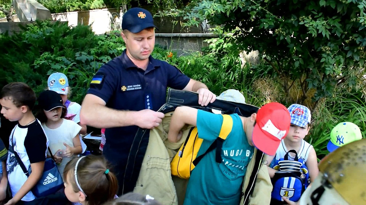 Для дітей рятувальники провели акцію «Безпечне літо»