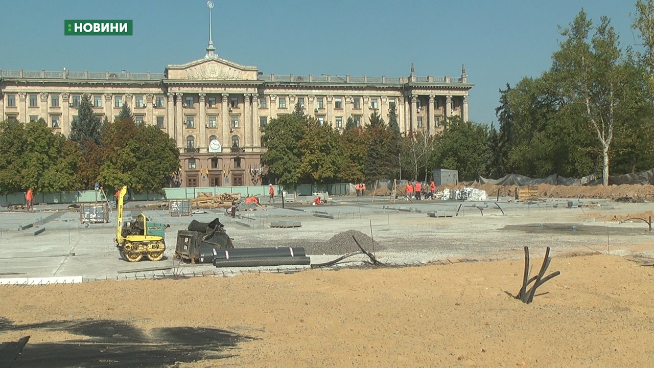 Триває реконструкція Соборної площі
